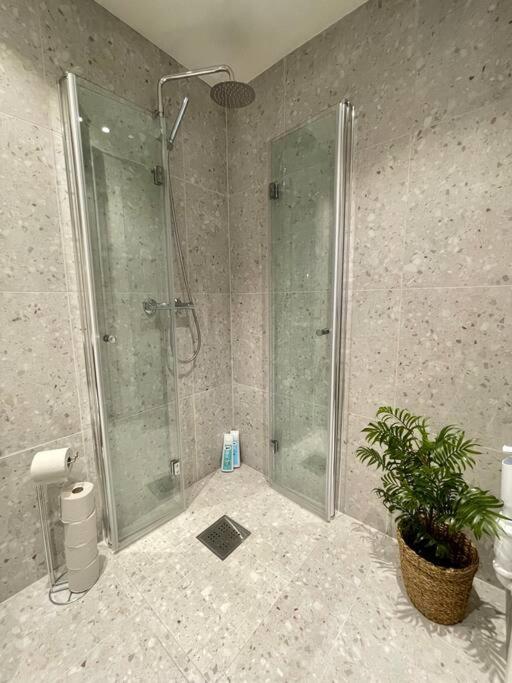 Modern And Cozy Studio Apartment In Central Oslo Bagian luar foto